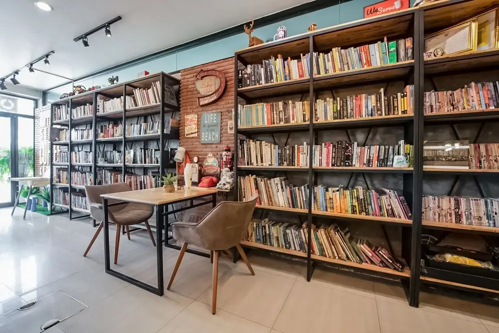 OYO 281 The Reader Cafe and Room