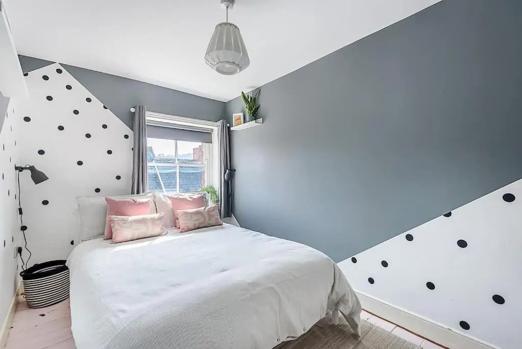 5 Bed Victorian family home in the heart of Stroud
