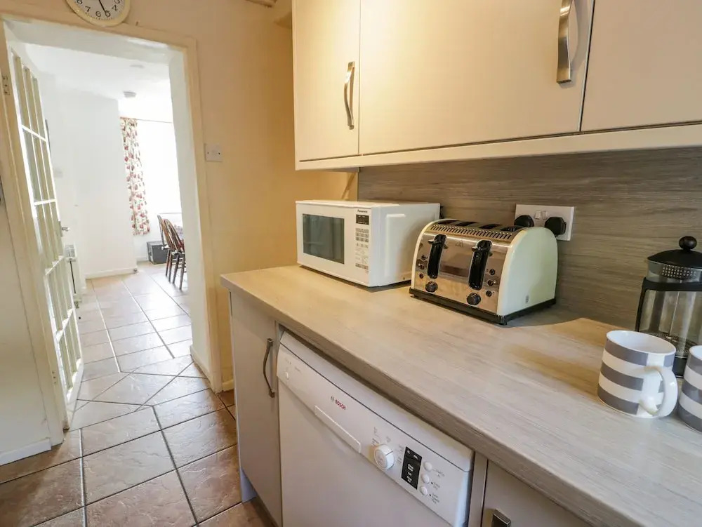6 Glyn Terrace