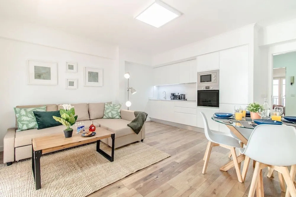 Lisbon Stay at Santo António Flat