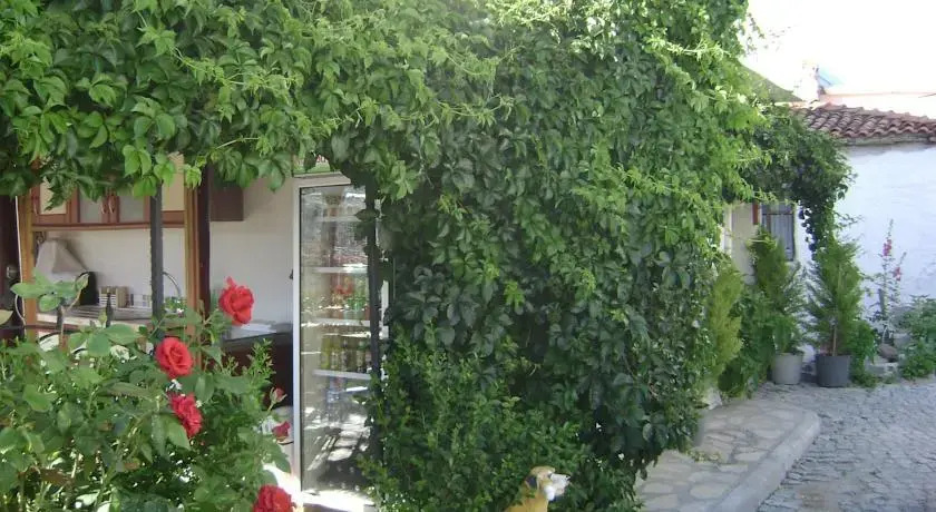 Adakale Konuk Evi