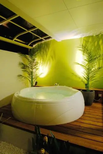 Hotel KBC (Love Hotel)