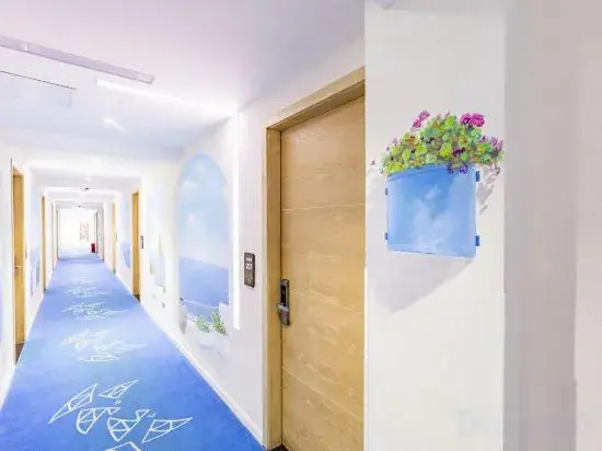 Jinglai Hotel (Shanghai University)