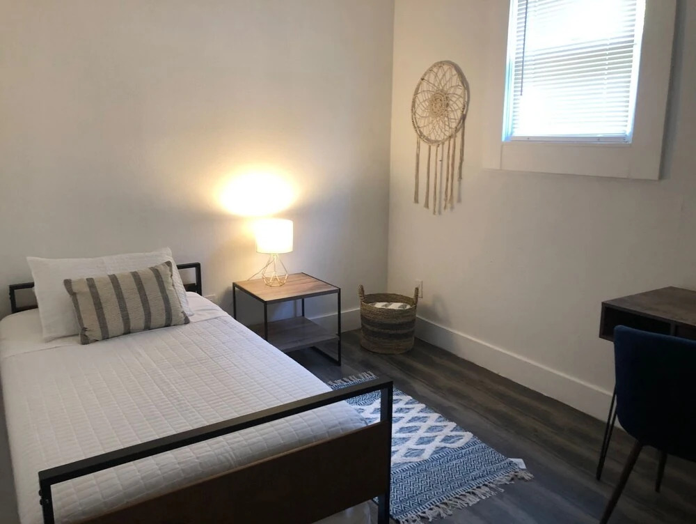 Find Your Comfort at Downtown Cozy 2br/2ba