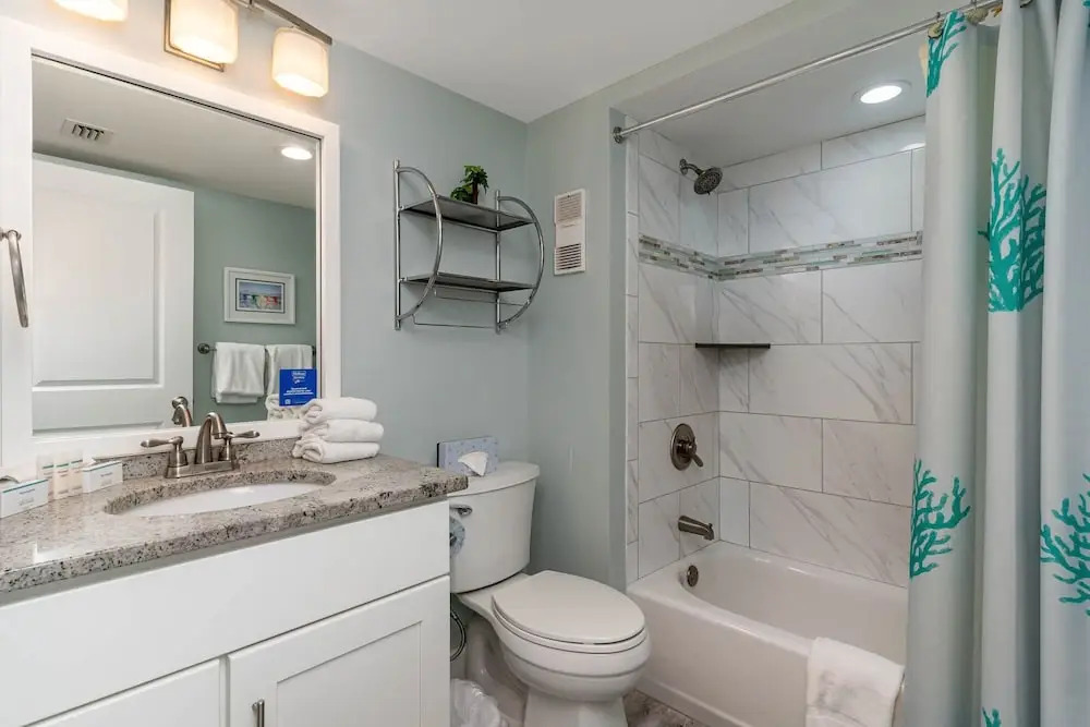 Gorgeously remodeled 2 bedroom ocean front unit - 509 South Hampton 2 Condo