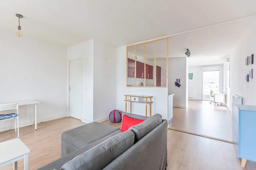 Spacious Apartment for 4 People in Bordeaux!