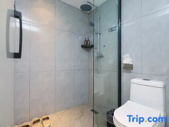 Qingmu Hotel (Nanjing Changfu Street Subway Station Bayi Hospital)