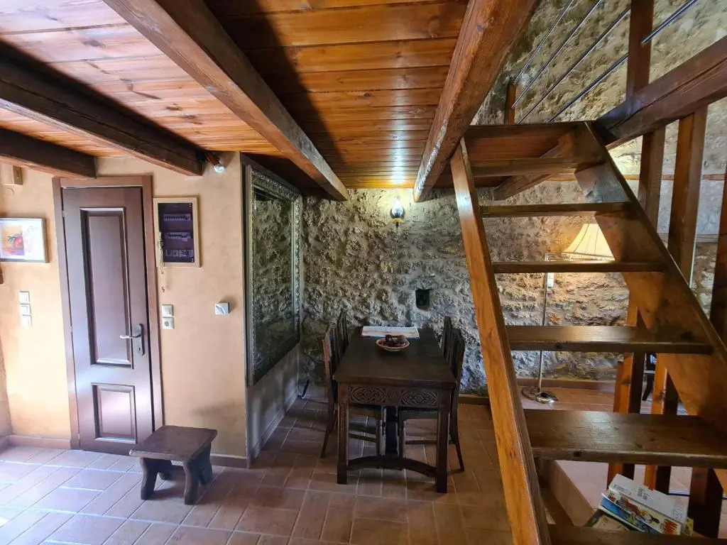 Pyrgos 1869 with Private Pool