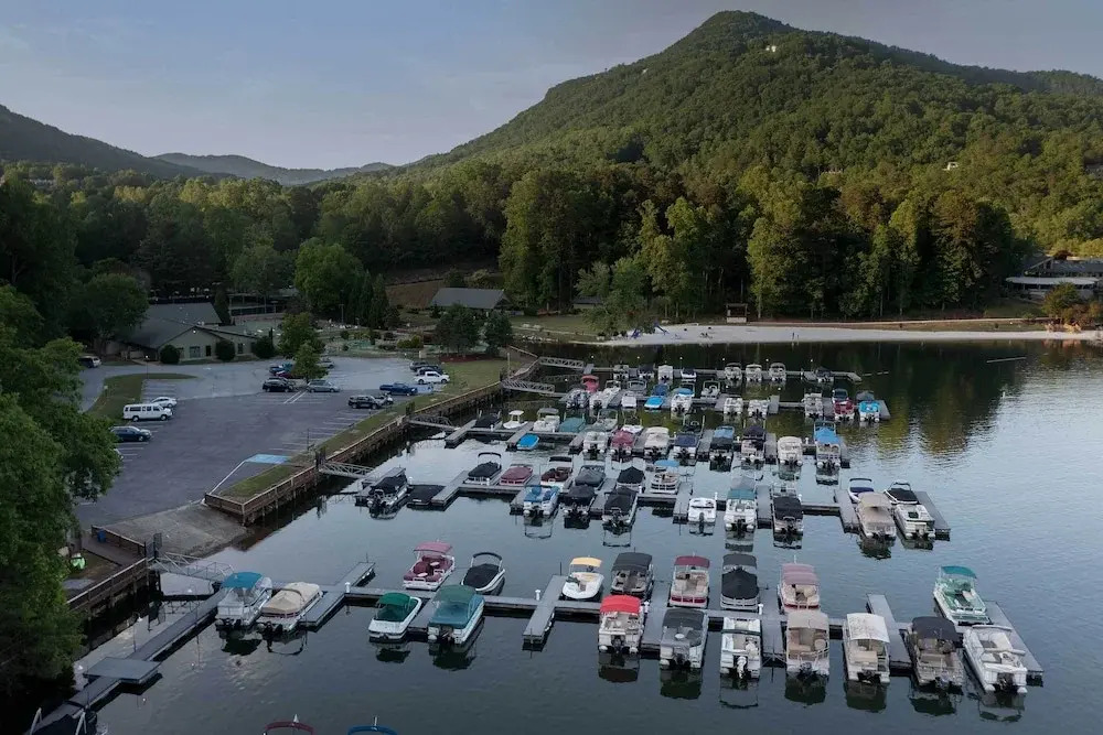 Indoor Pool & Golf Course Views: Lake Lure Condo!