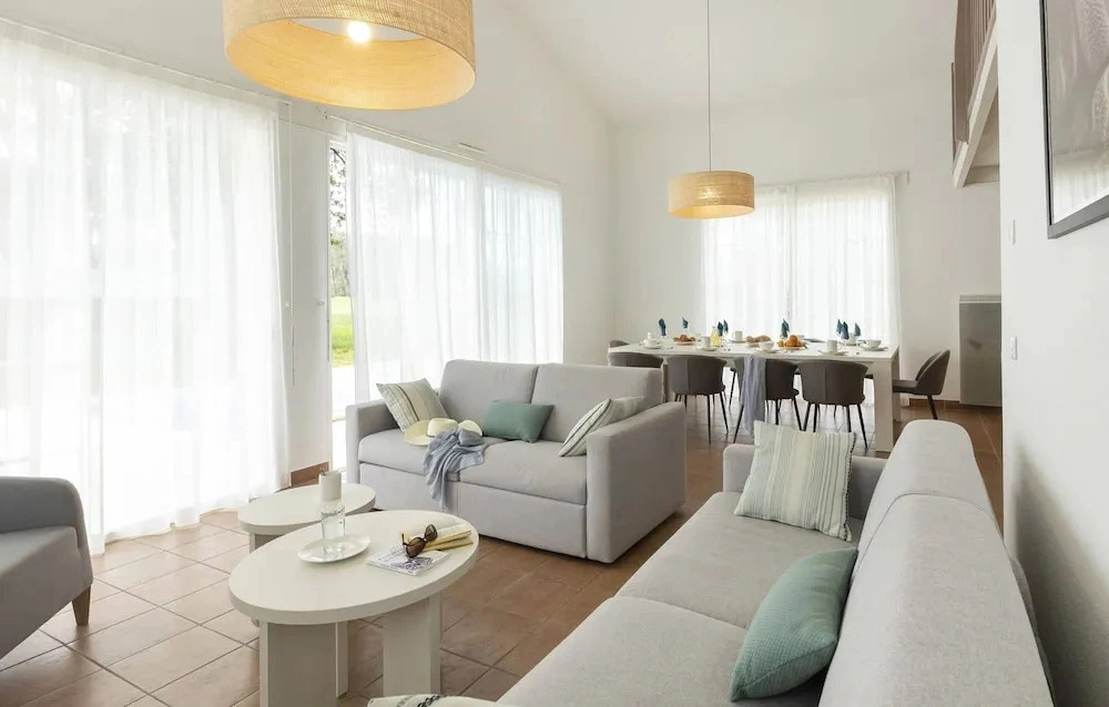Villa in France With Golf Course & Pool