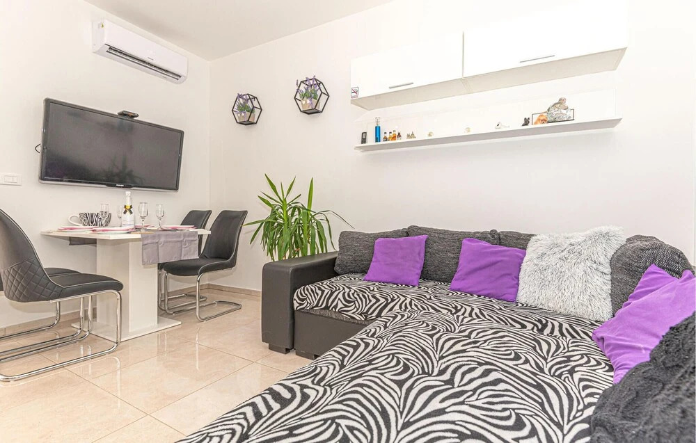Nice Apartment in Dubrava kod Sibenika With Outdoor Swimming Pool, Wifi and 1 Bedrooms