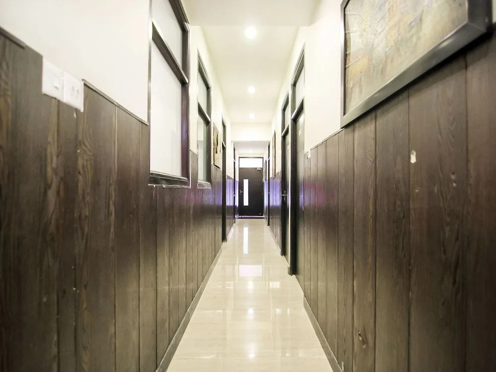 OYO 3232 Royal Inn