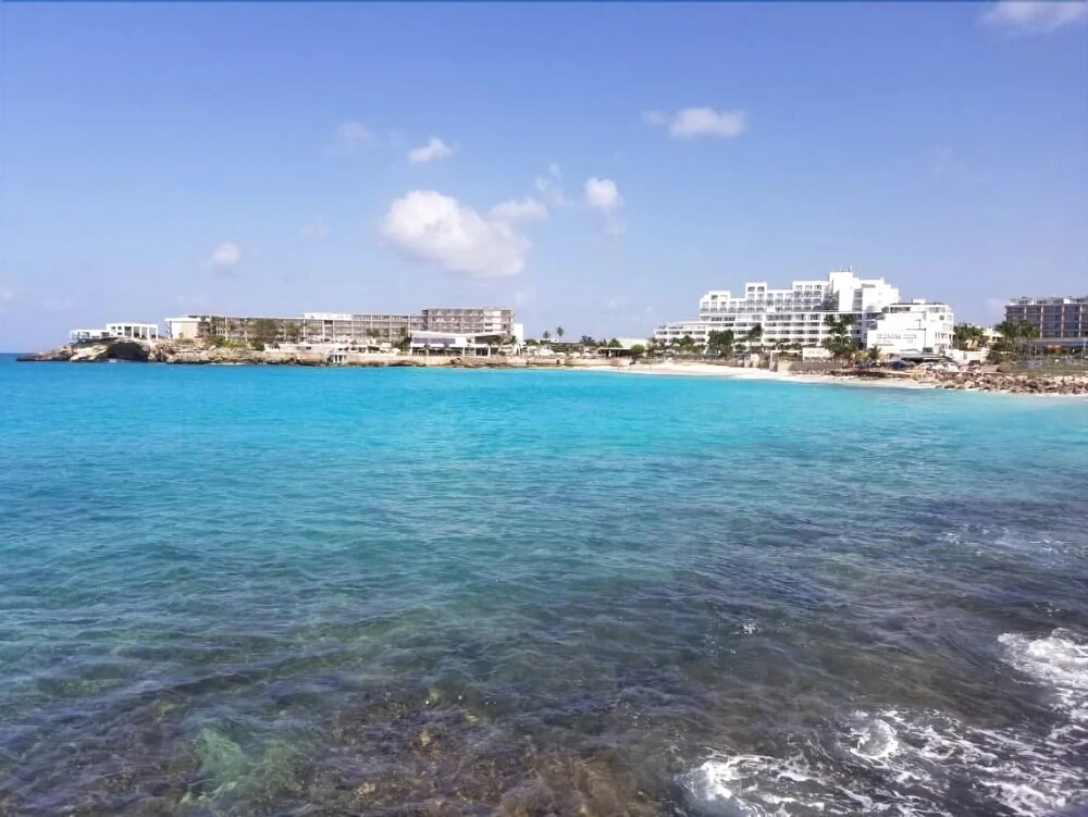 Porto Cupecoy Dream, Walk to Shops, Restaurants Beaches, Communal Pool, Free Wifi, AC