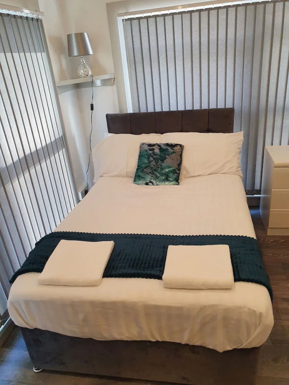 City Centre, Detached 10 Person Accommodation