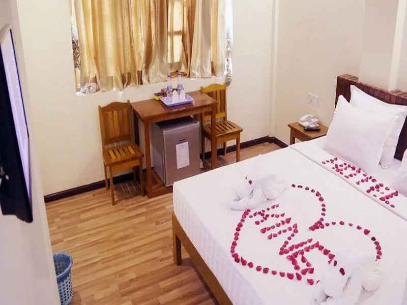 Hotel Bayint Naung