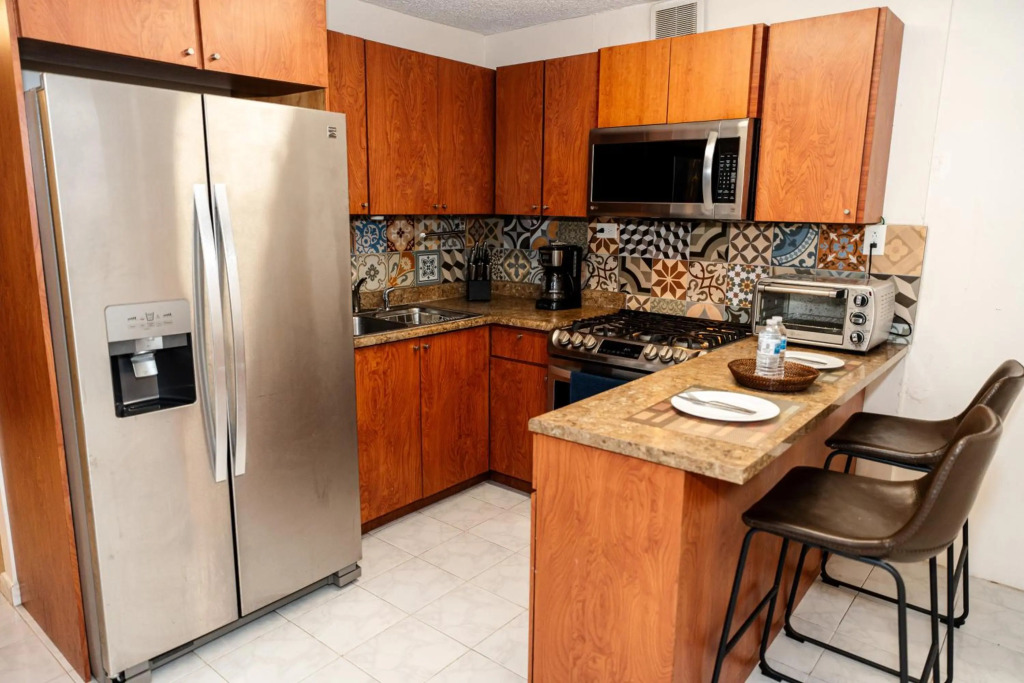 2BR Apt with Balcony & FREE Parking. Pet friendly