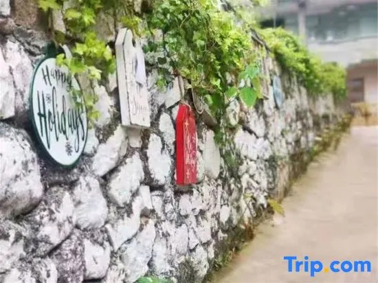Yunfeng Zhuyuan Hostel