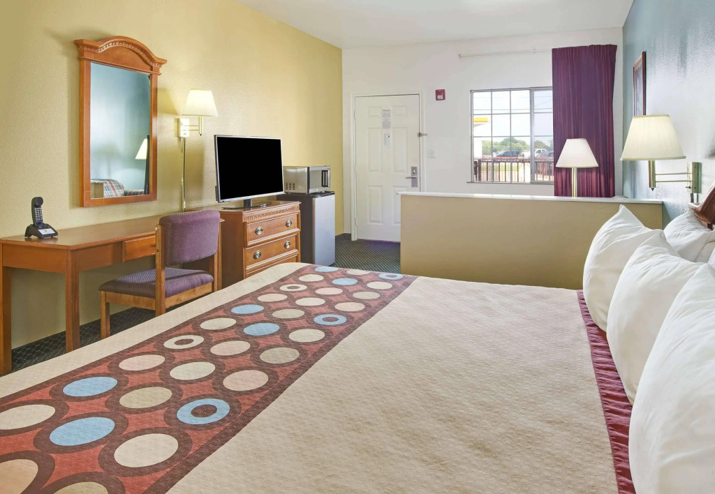 Scottish Inns & Suites Forney