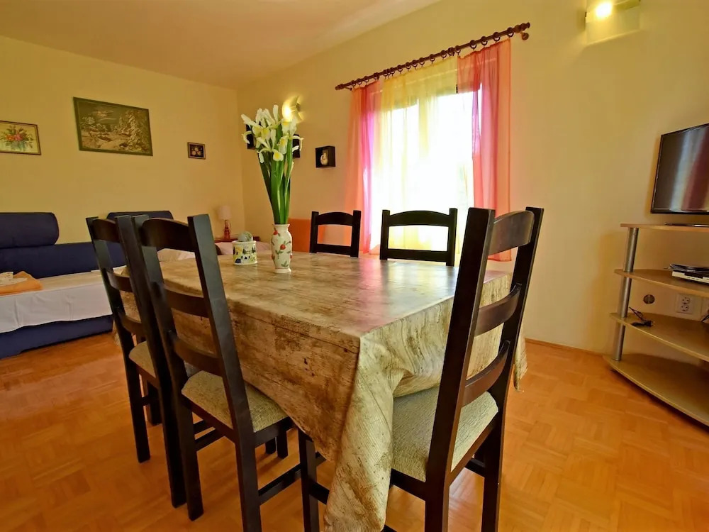 Apartments Pinka 30 M From The Sea