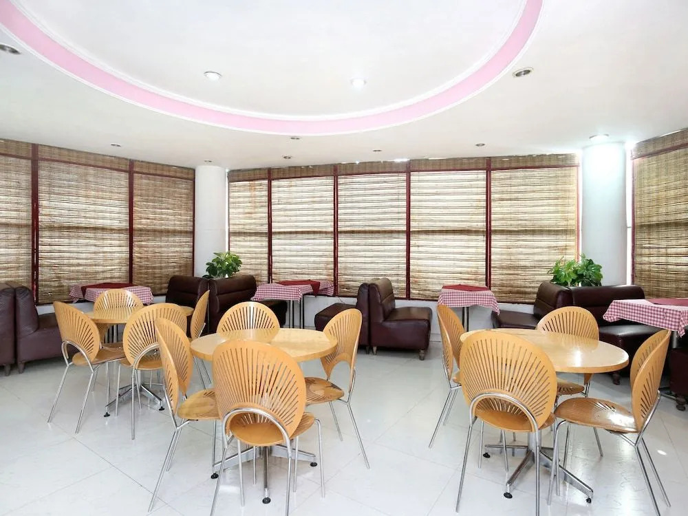 OYO 13365 Hotel Teg Royal
