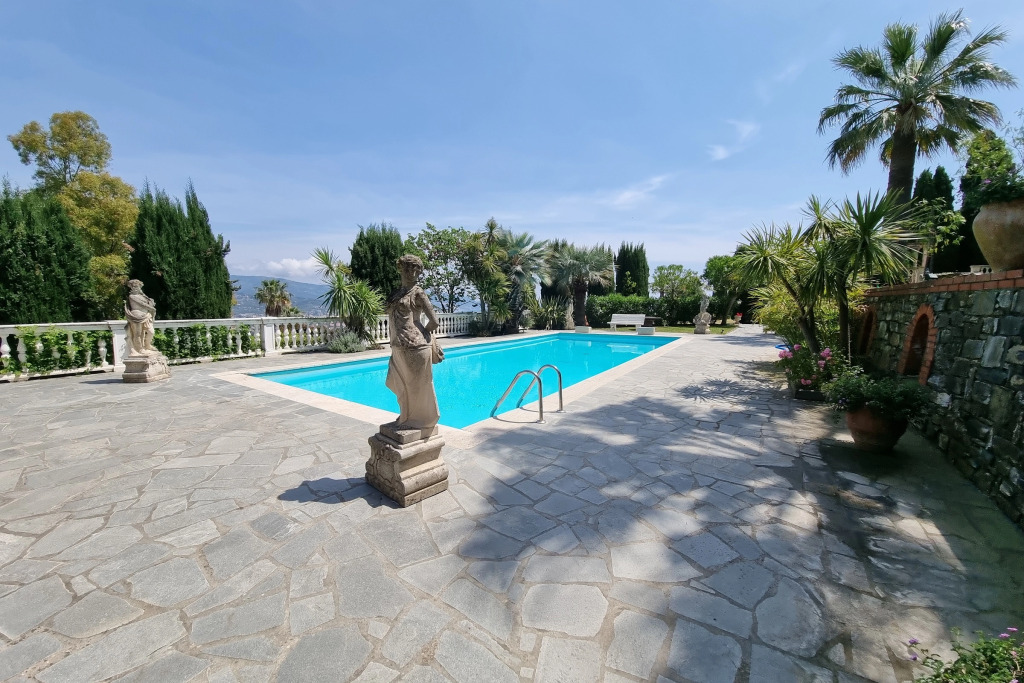 Paradiso Al Mare Shared Pool