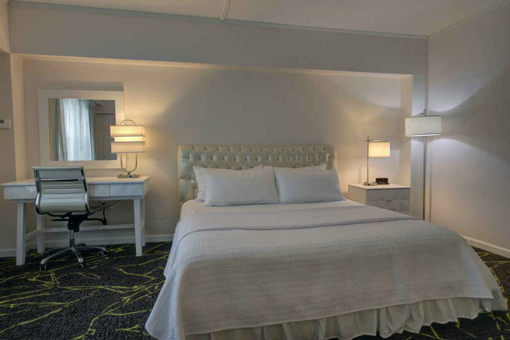 The Roslyn, Tapestry Collection by Hilton