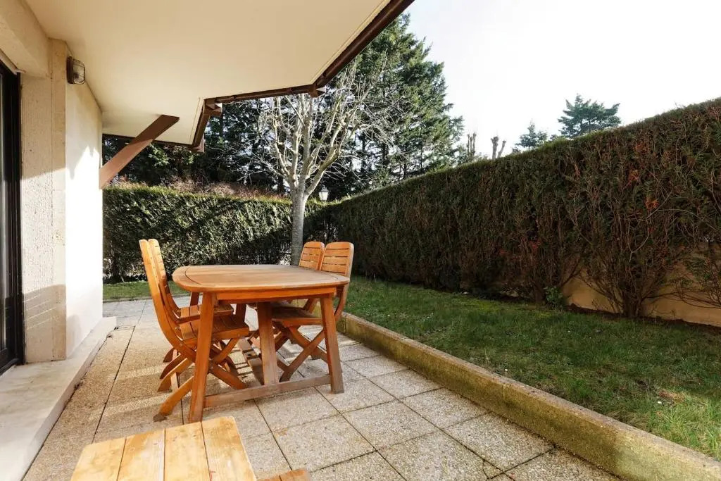 Charmant 3 Pieces Avec Jardin a 5mn de la Plage
