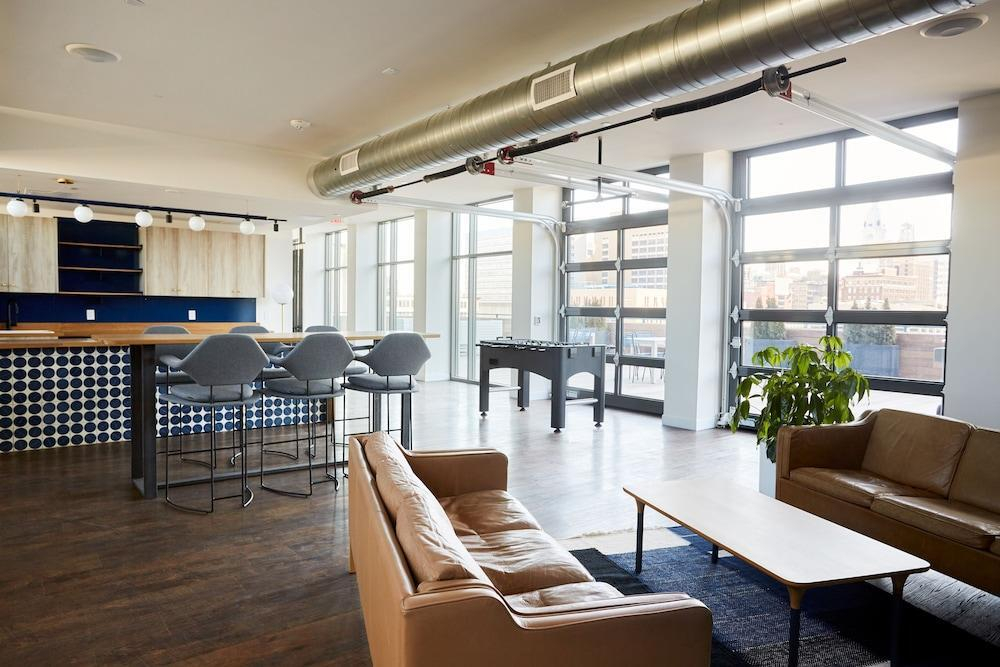Contemporary Museum District Suites by Sonder