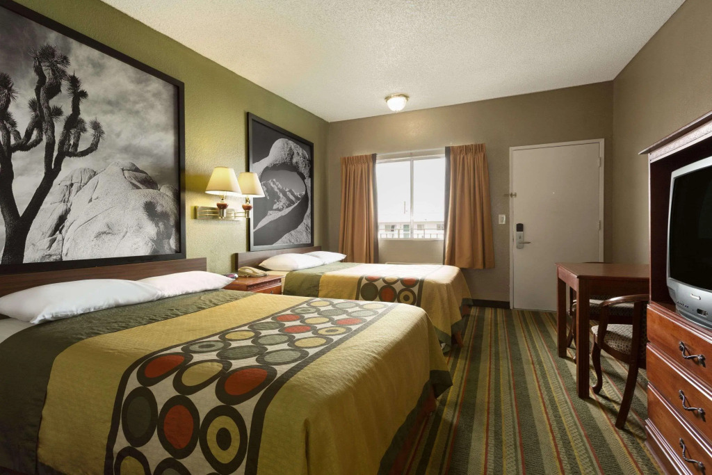 Super 8 By Wyndham Ridgecrest