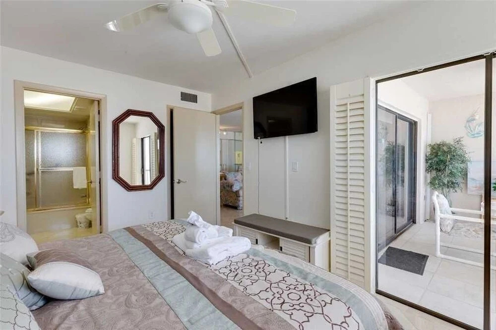 Carlos Pointe 213 - Two Bedroom Condo