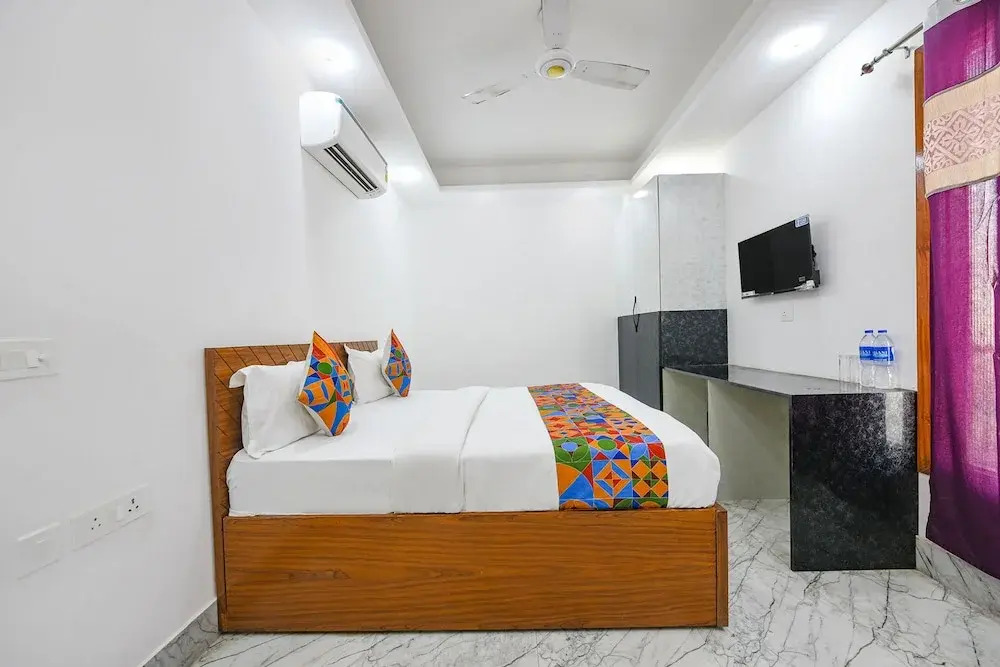 FabHotel The Cozy Cloud