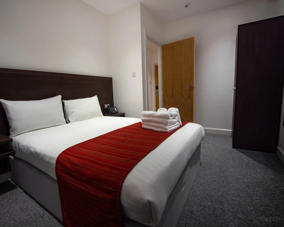 Somerville Apartments  London Heathrow