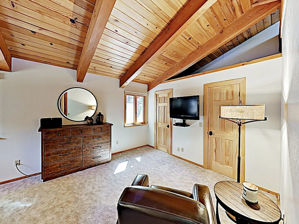 Remodeled Home W/ Shuttle To Northstar Village Home