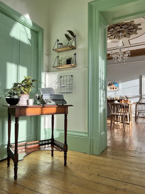 Coed Mawr Hall Bed & Breakfast