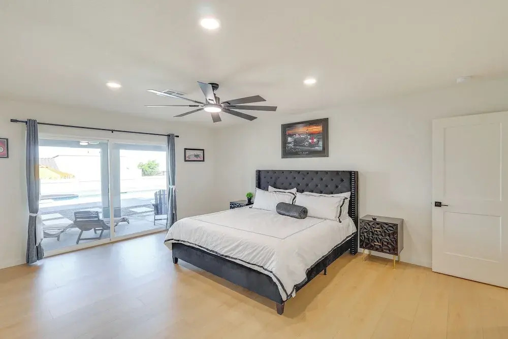 2 Mi to Windsor Beach! Updated, Sleek Family Home