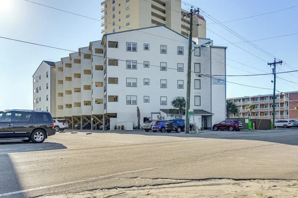 Cozy Beachfront Condo w/ Wifi, Views & Pool Access
