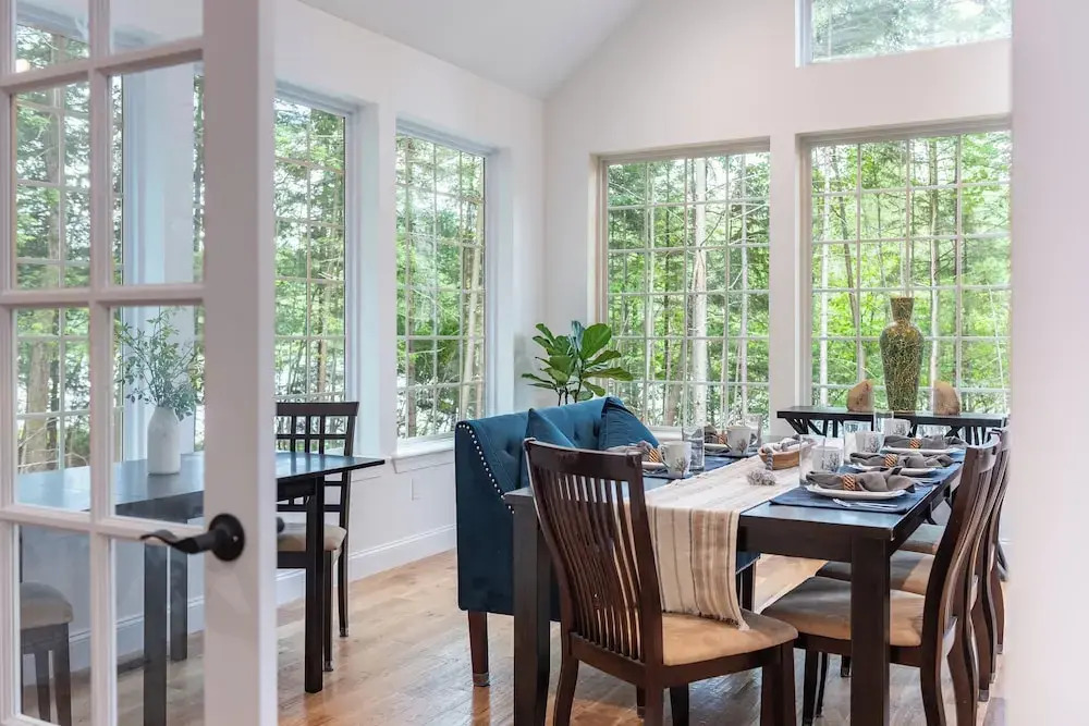 Luxuriously Lakeside by AvantStay | Lakefront Retreat