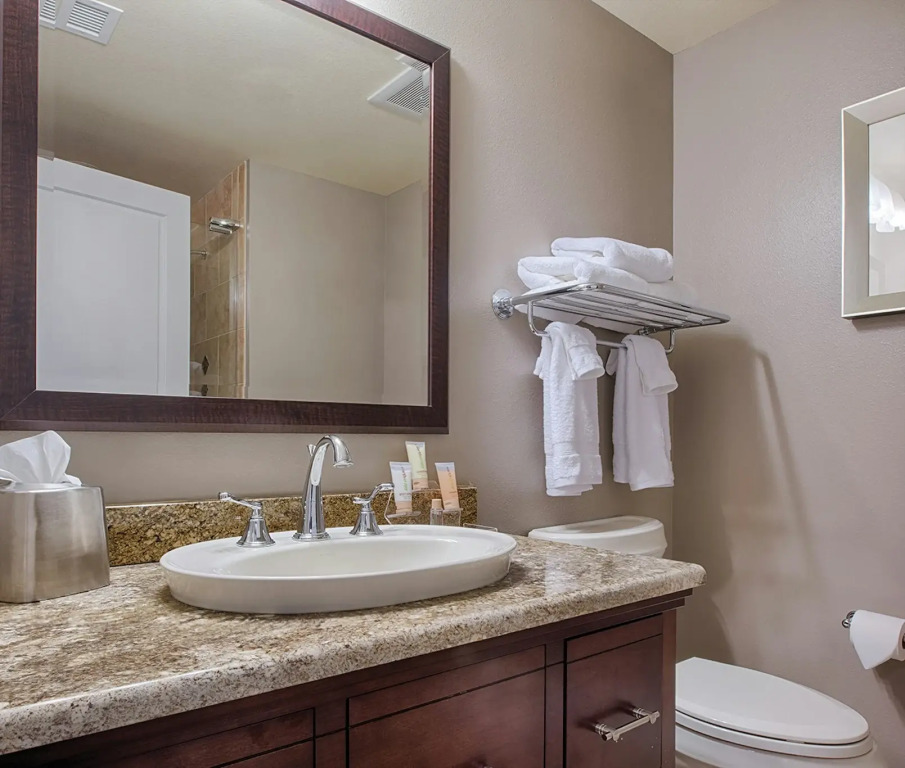 Wyndham National Harbor 2BR Apartment with Resort Access