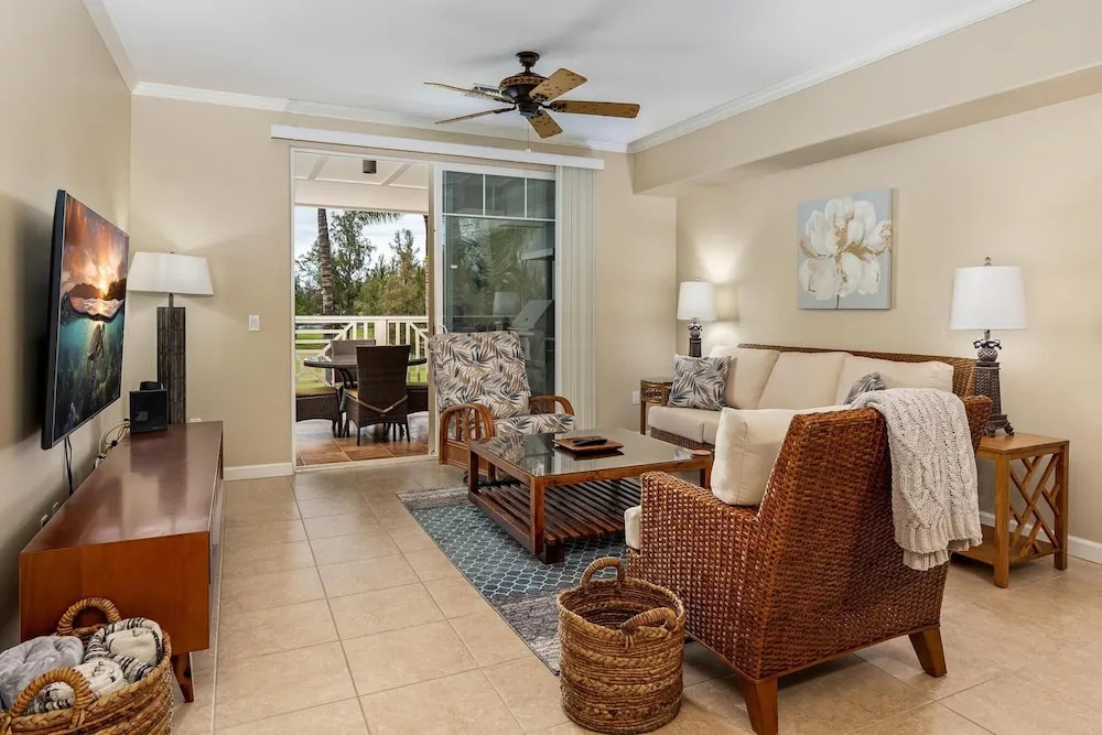 Waikoloa Beach Villas F22 2 Bedroom Condo by RedAwning