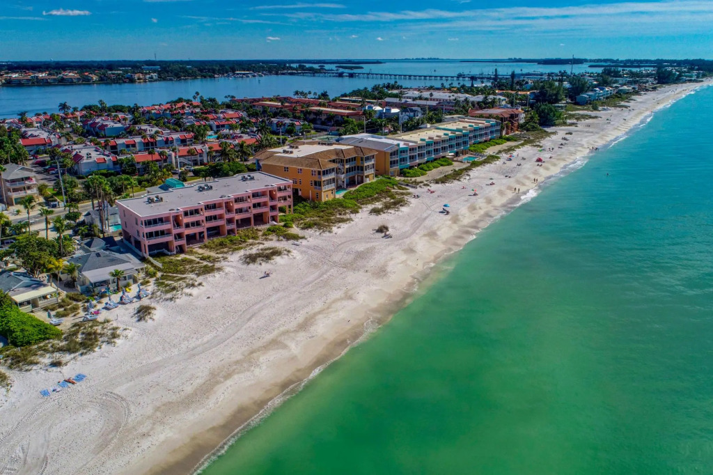 Anna Maria Island Runaway Tropical Escape