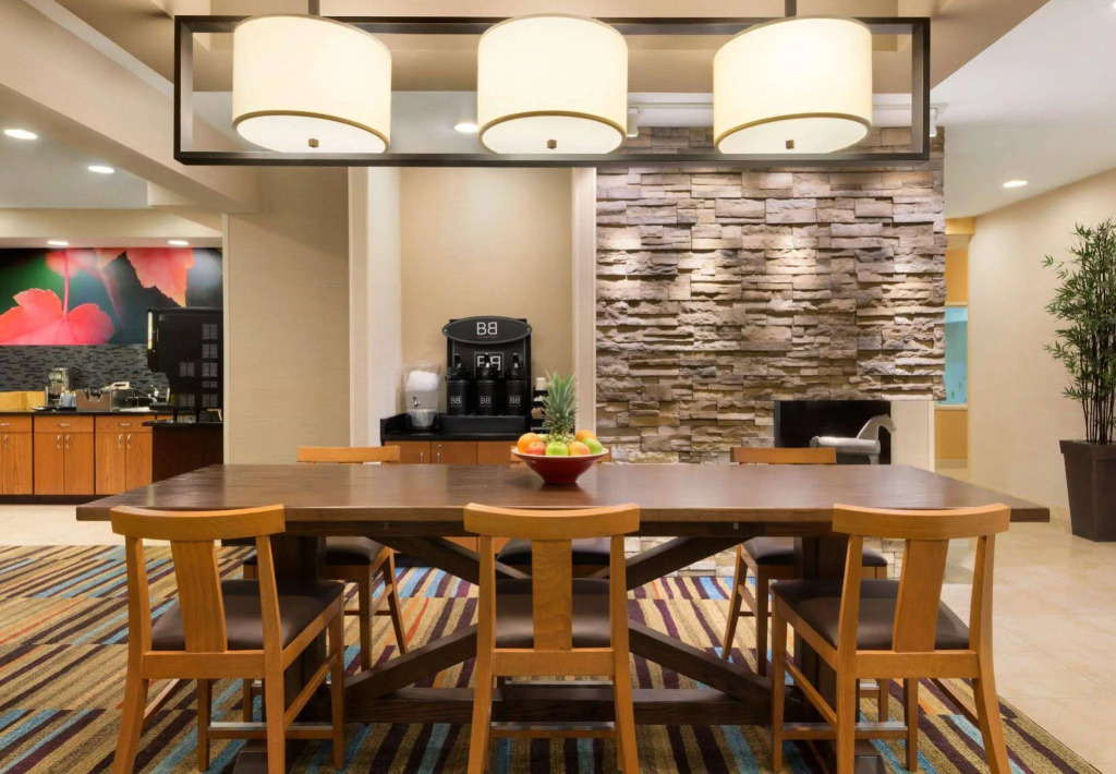 Amerivu Inn and Suites