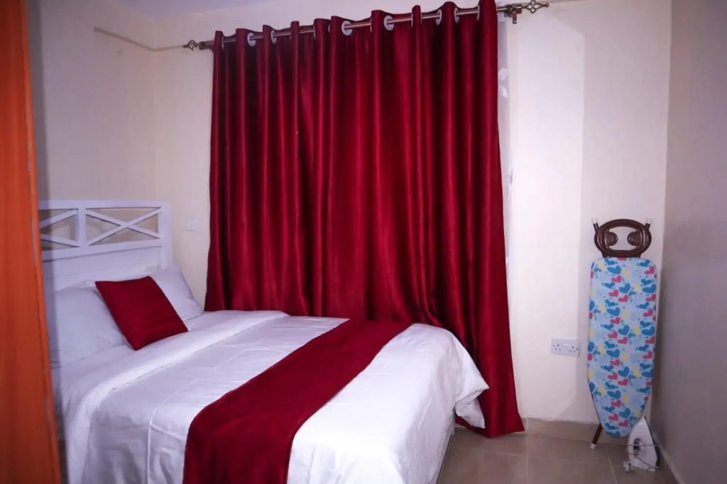 Tom Mboya Estate - Fast WI-FI, Netflix and Parking 1Br Apartment in Kisumu Town
