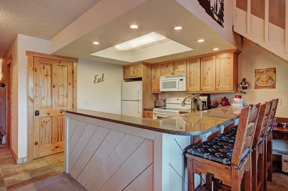 Longbranch 318 - 3 Br Condo