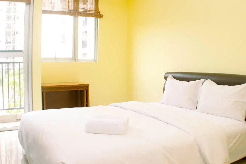 Warm And Homey Studio Room At Maple Park Sunter Apartment