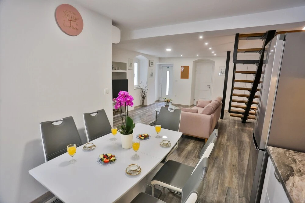 Impeccable 3-bed Apartment in Split