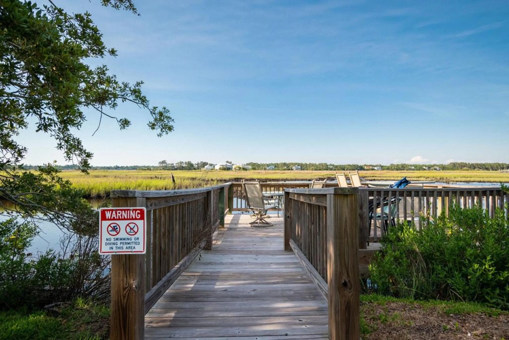 Dockside Paradise by Oak Island Accommodations