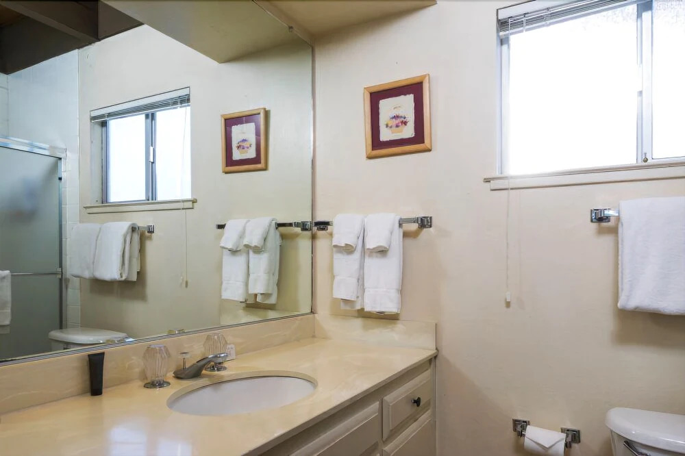 The Ala Wai Hideout 2 Bedrooms 1.5 Bathroom Condo