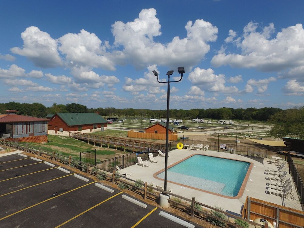 The Silver Spur Resort - Campsite