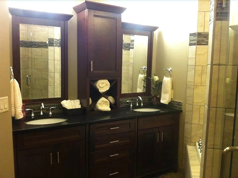Noble House Suites
