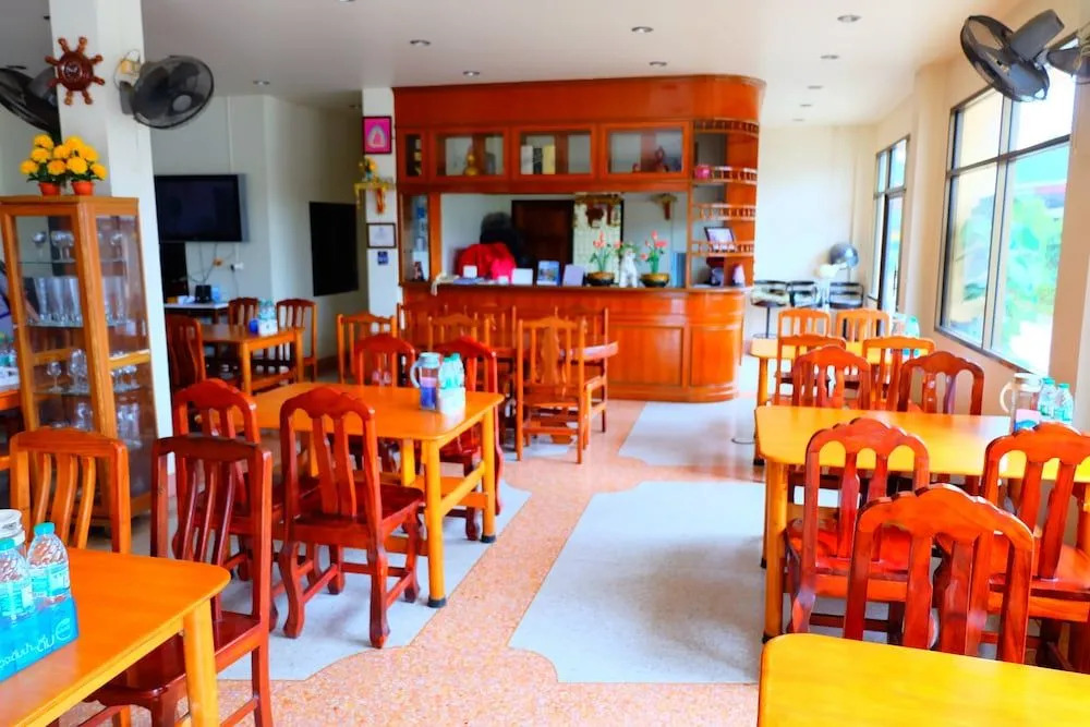 Chotiphan Apartment